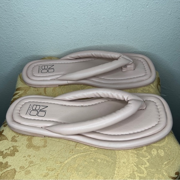 Size 8 Mauve Pink Pastel Slip On Sandals Shoes Flat Barbiecore - Picture 2 of 8